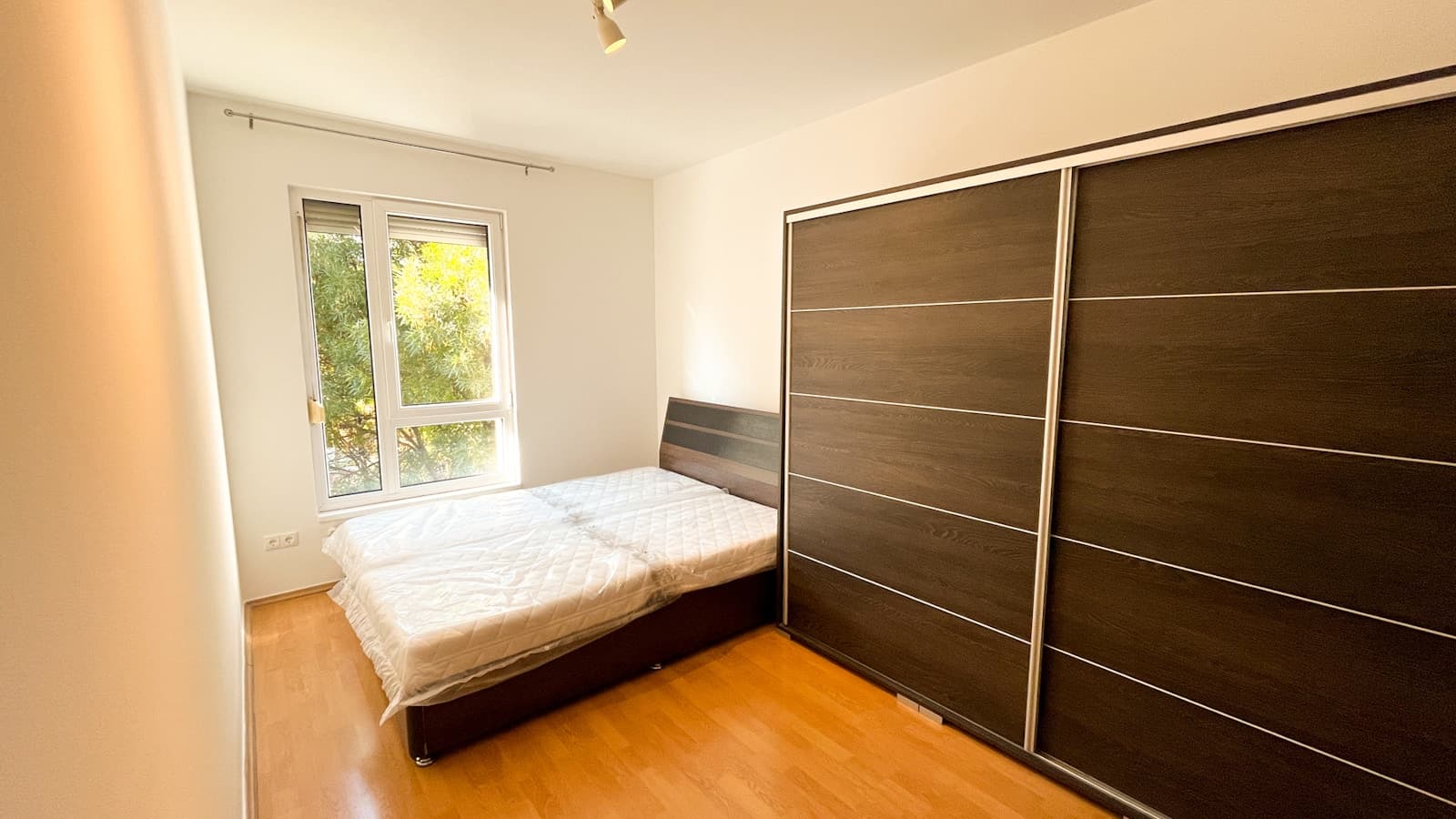 Szuglo shared space 7